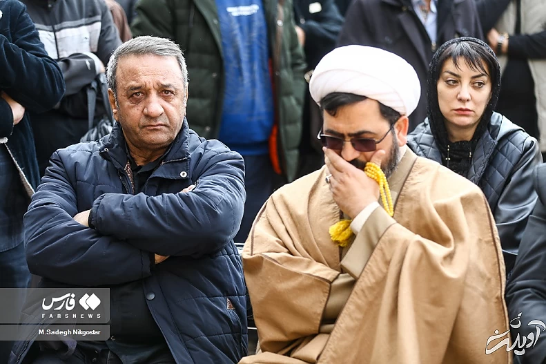 تصاویری از حضور بازیگران در مراسم تشییع پیکر شهرام عبدلی/ از اندوه آناهیتا همتی تا گریههای ناهید مسلمی تصاویری از حضور بازیگران در مراسم تشییع پیکر شهرام عبدلی/ از اندوه آناهیتا همتی تا گریههای ناهید مسلمی